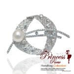 Fashionable Clothing Pin w/ Pearl And Rhinestone Accent